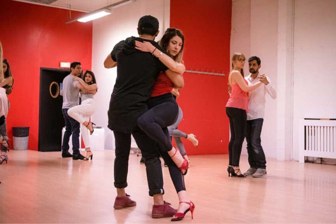 Kizomba : Quelle(s) limite(s) entre sensualité et érotisme ?