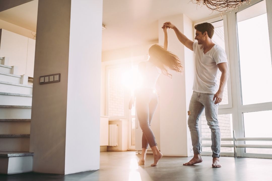 Comment improviser en social bachata, salsa, kizomba quand on est débutant ?